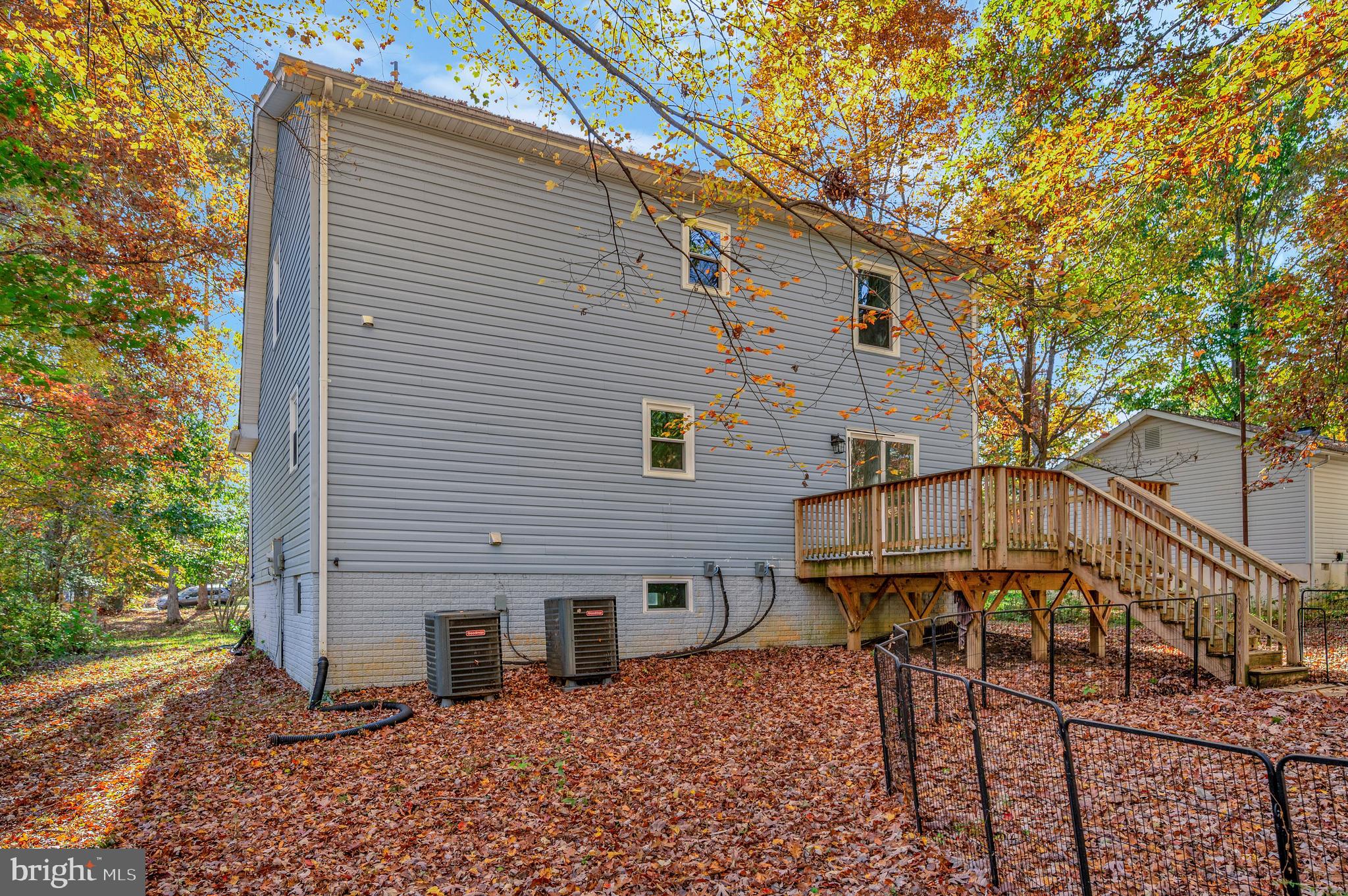 LAKE LAND OR - Residential