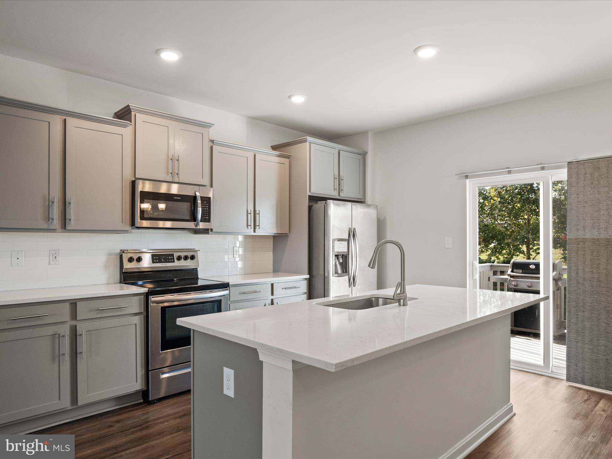 BERKELEY RIDGE - Residential