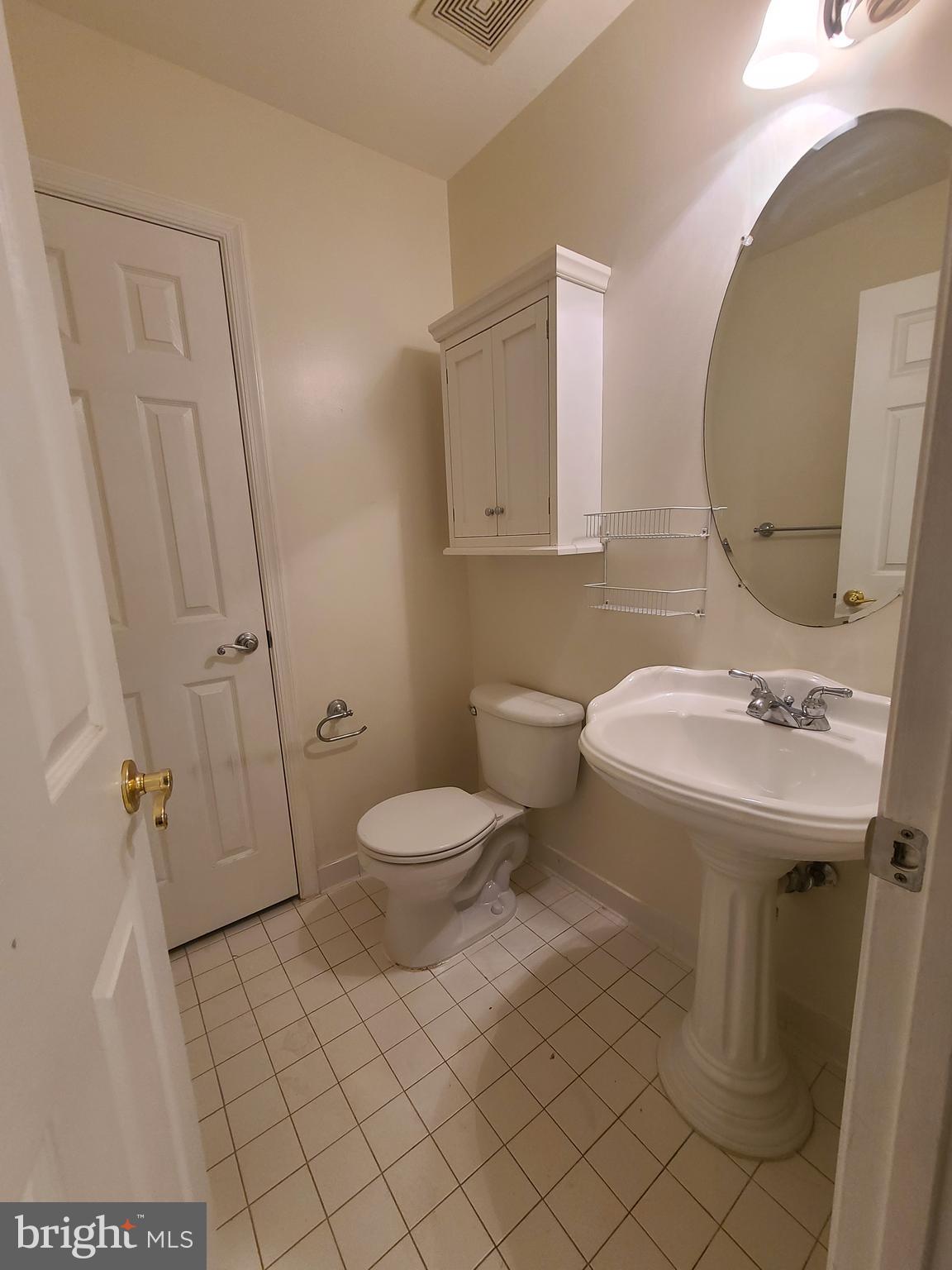 SHERBROOKE CONDO - Residential Lease