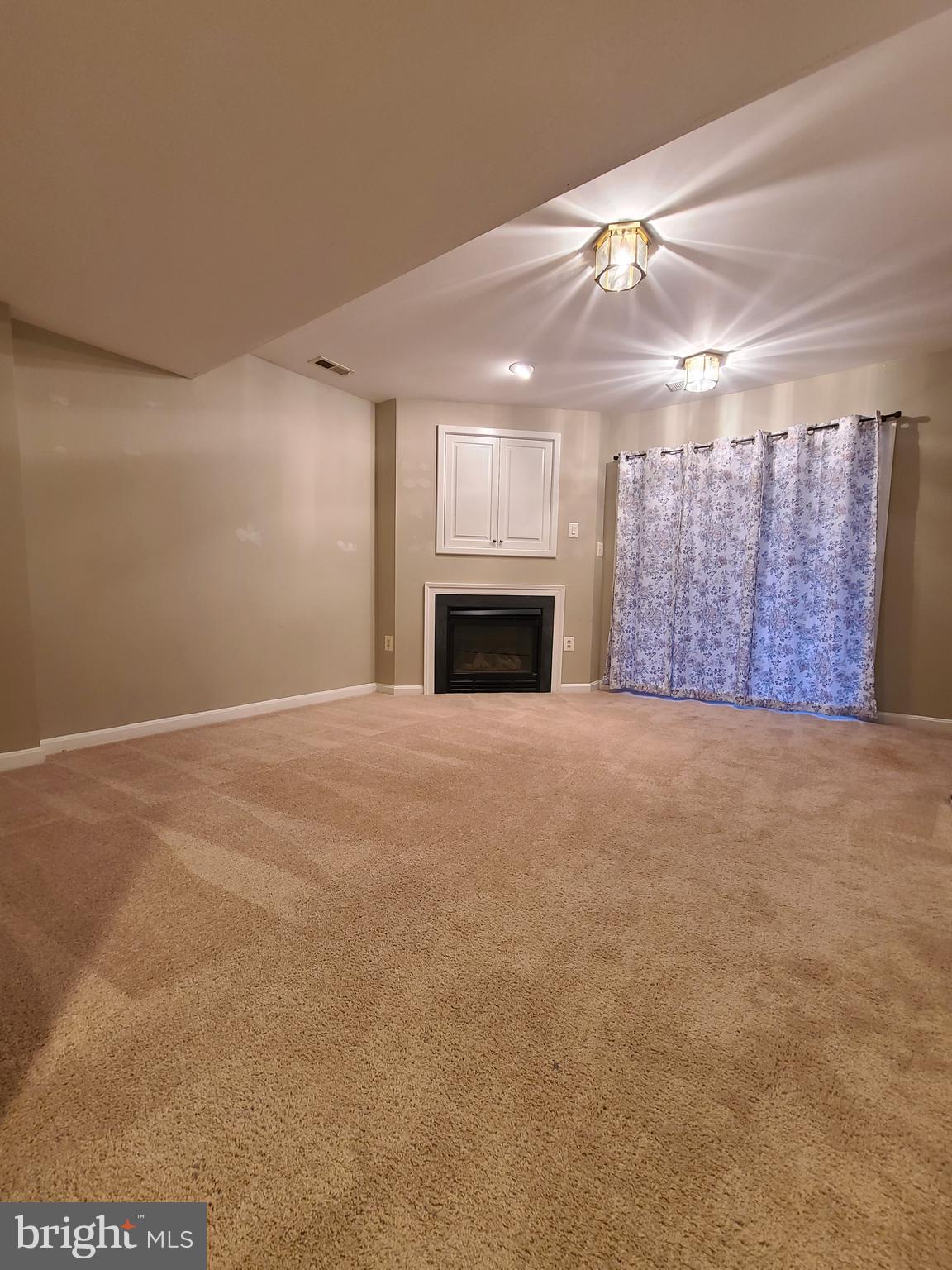 SHERBROOKE CONDO - Residential Lease