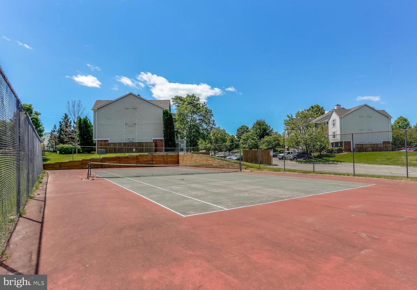 SHERBROOKE CONDO - Residential Lease