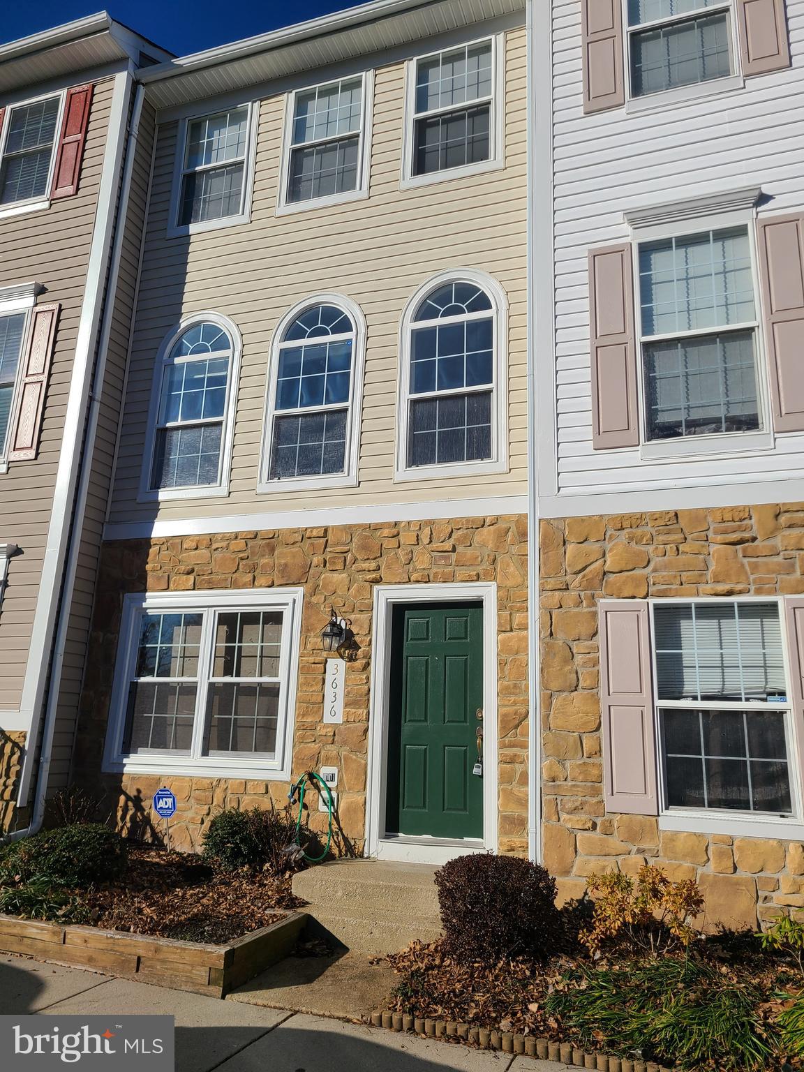 SHERBROOKE CONDO - Residential Lease