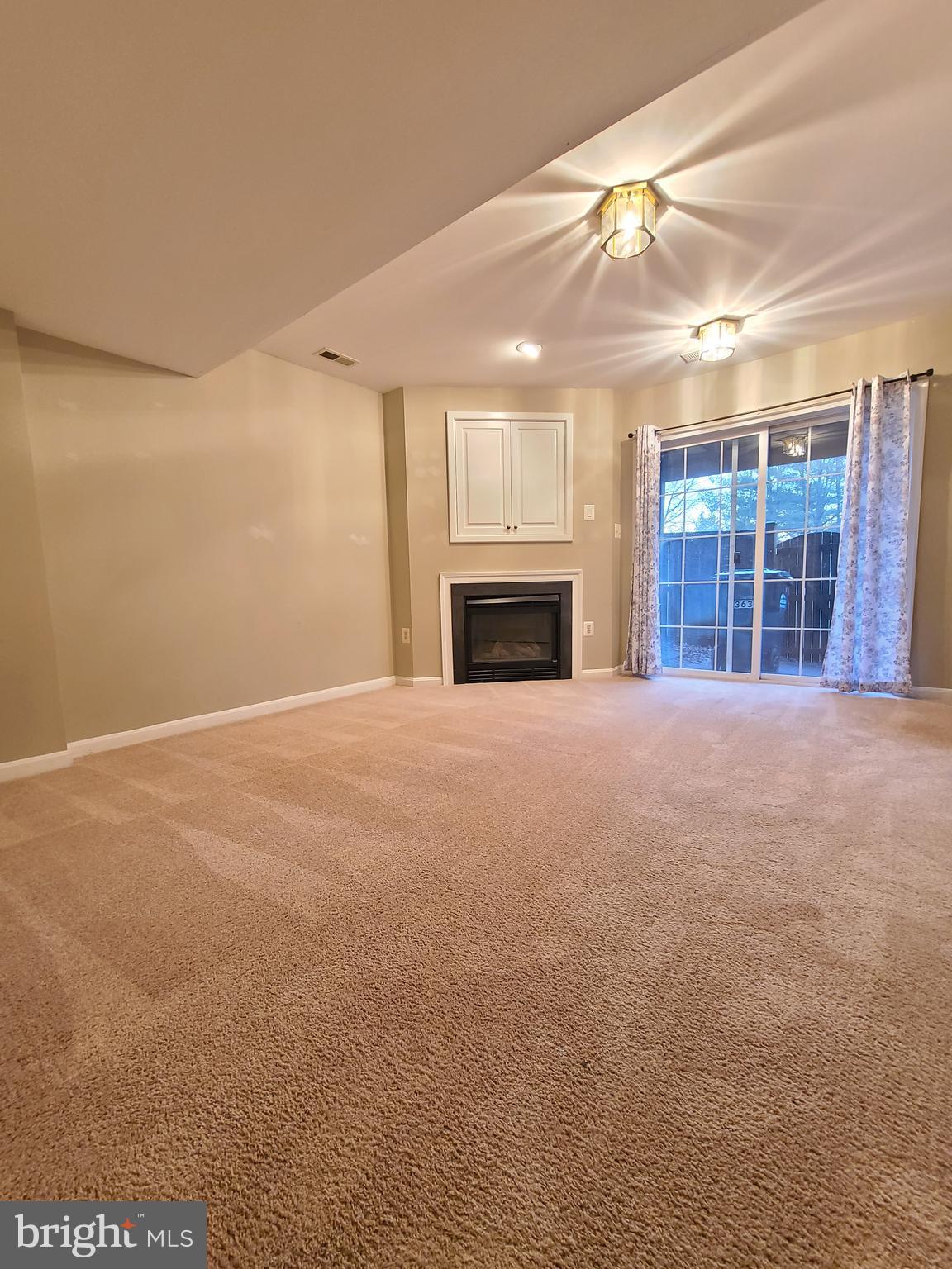 SHERBROOKE CONDO - Residential Lease