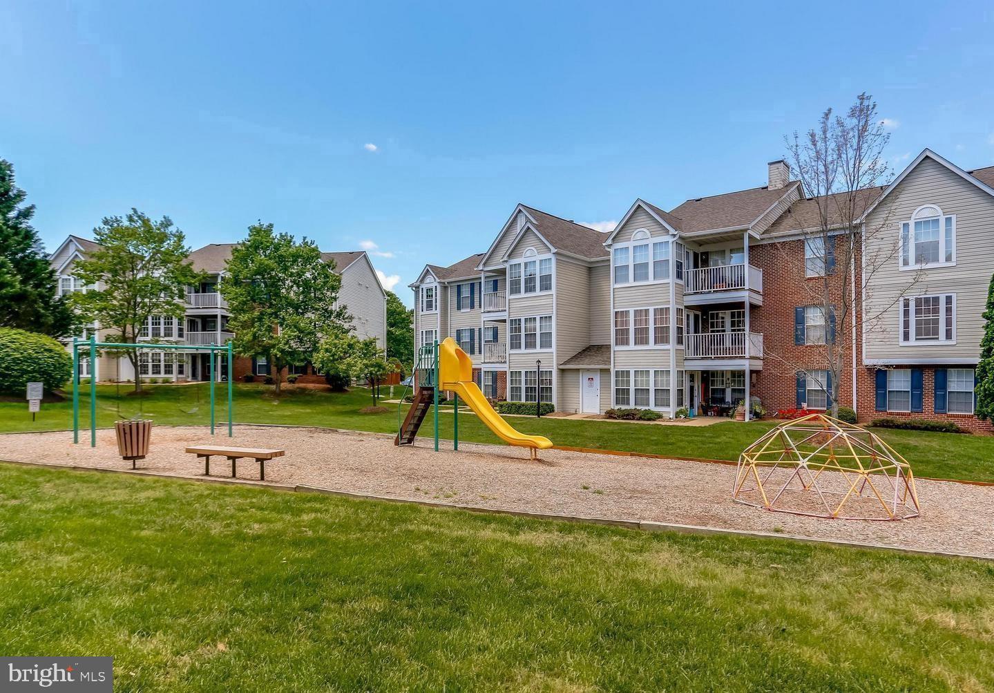 SHERBROOKE CONDO - Residential Lease