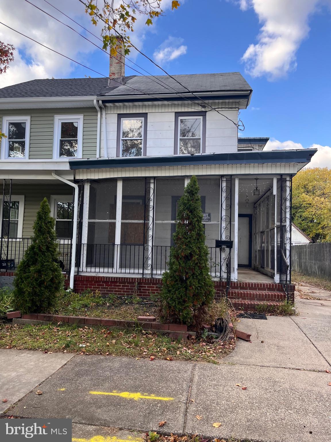 320 E MULBERRY STREET