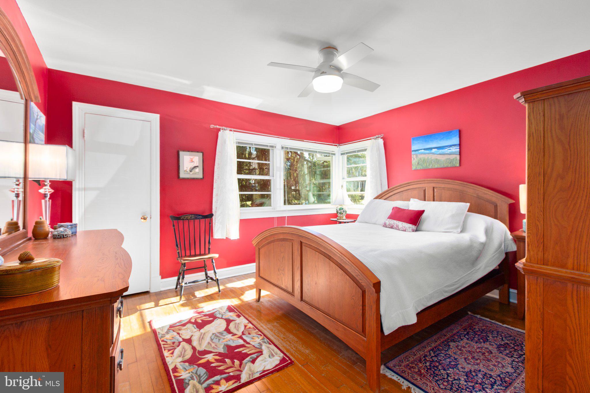 BELOW THE UNIVERSITY - Residential