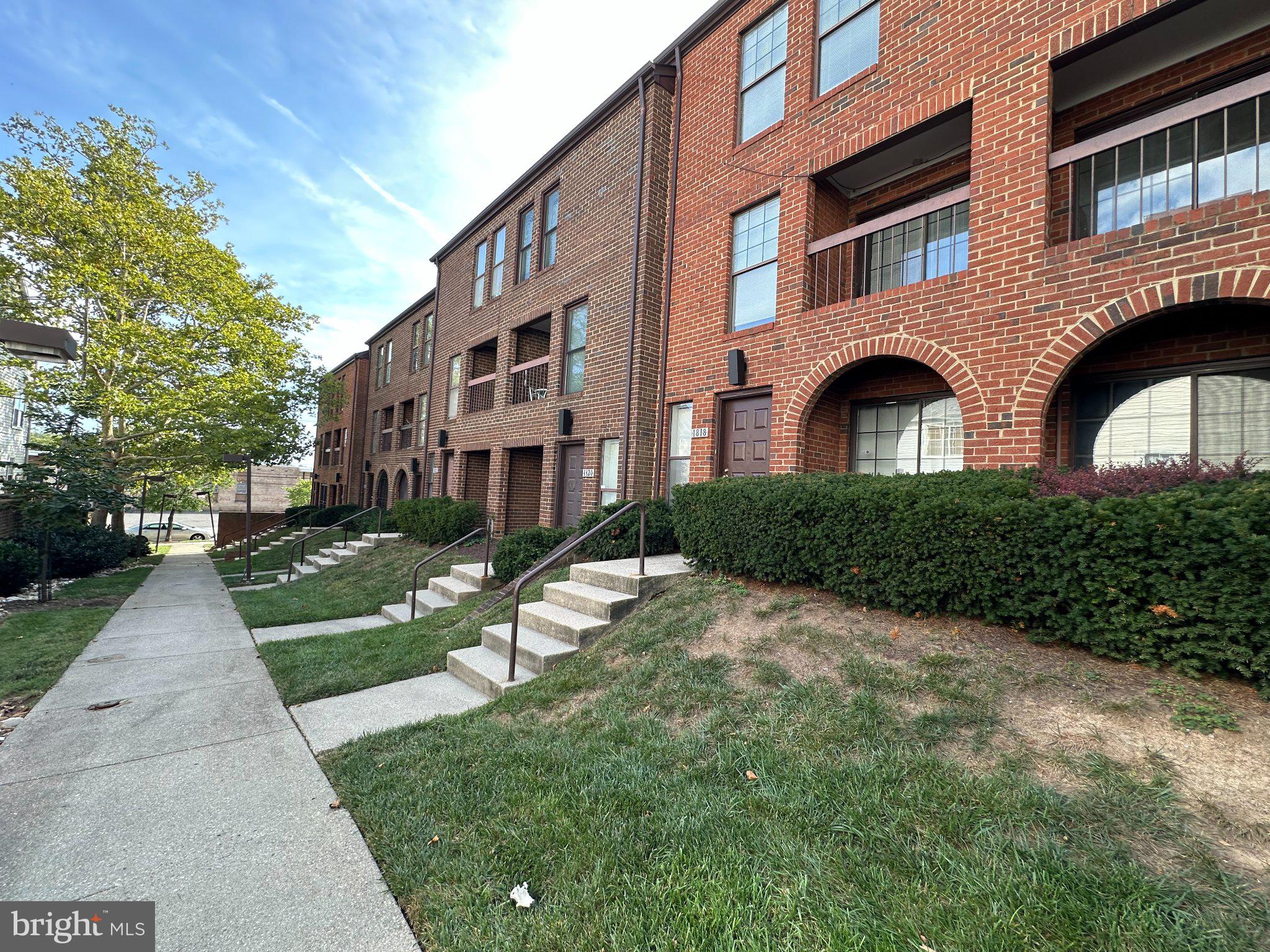1818 BRYANT STREET NE