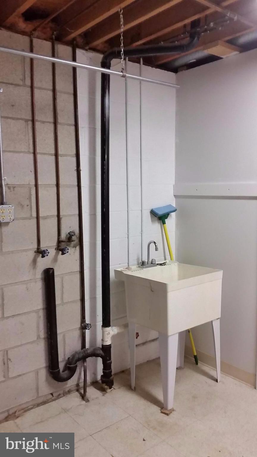 SEVERN ACRES - Residential Lease