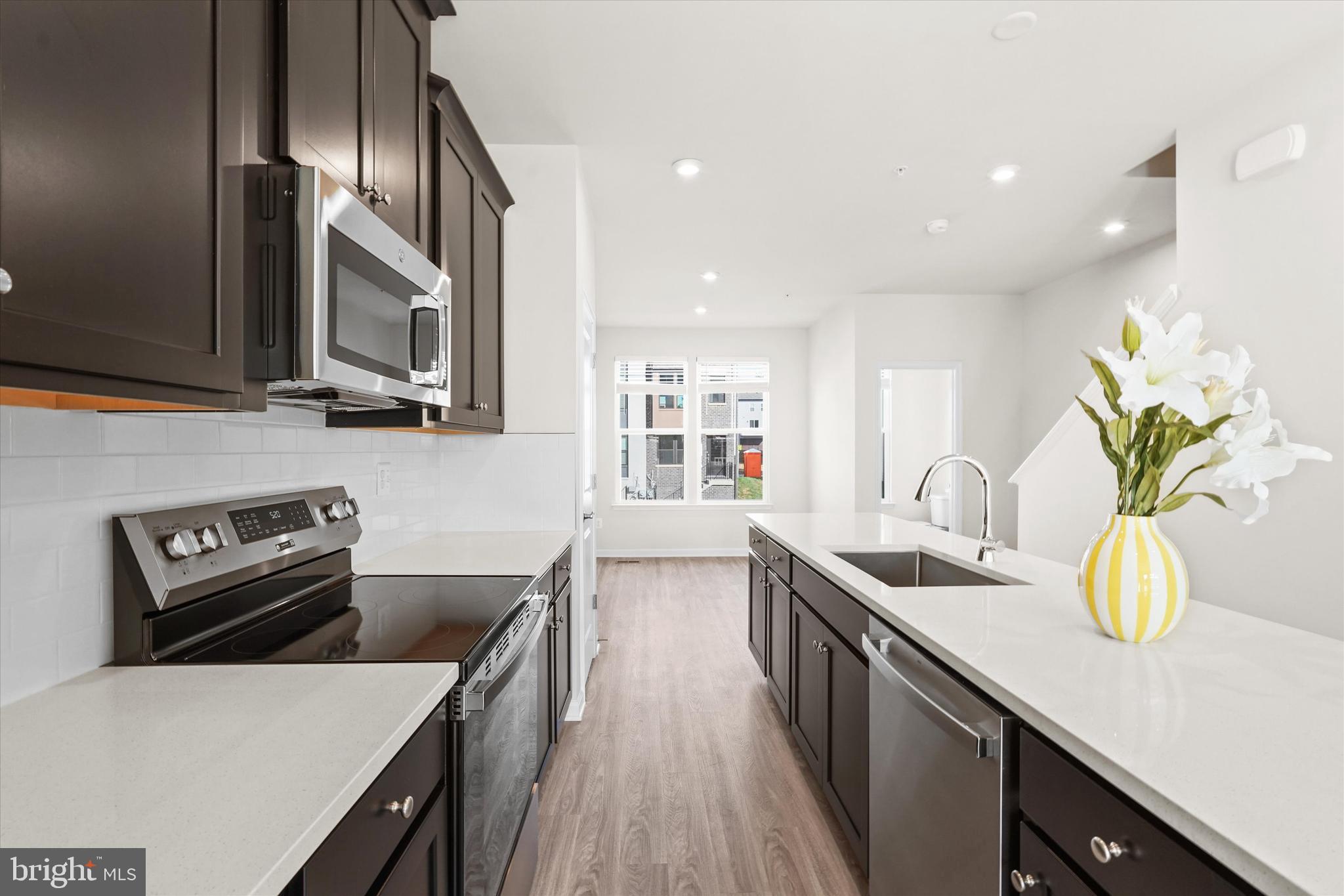 GATEWAY WEST - Residential Lease