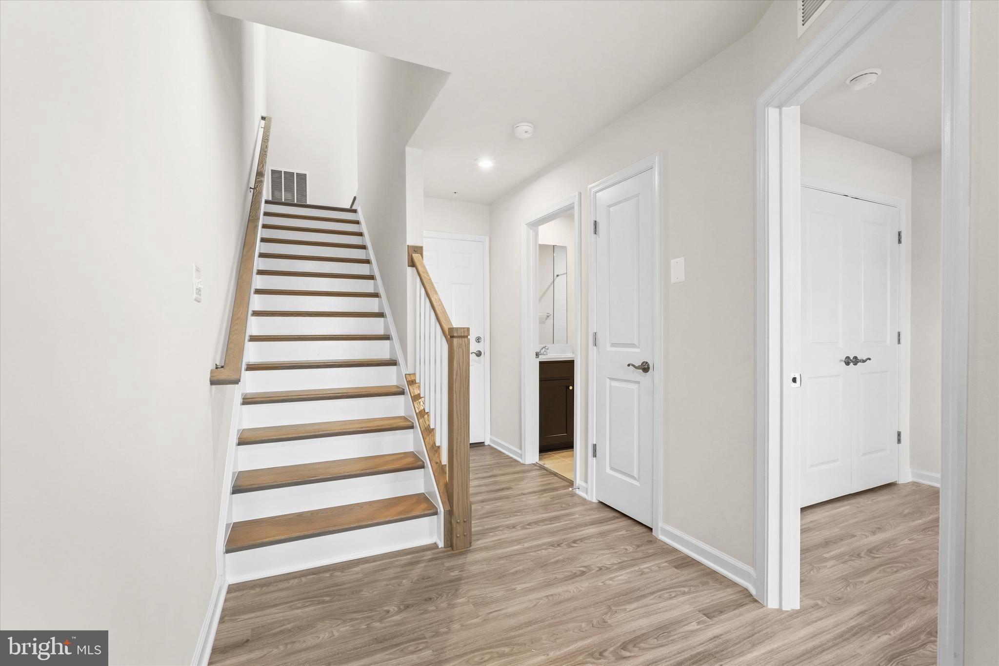 GATEWAY WEST - Residential Lease