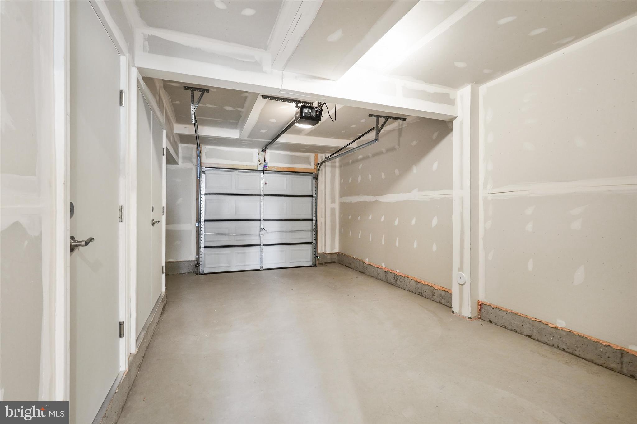 GATEWAY WEST - Residential Lease