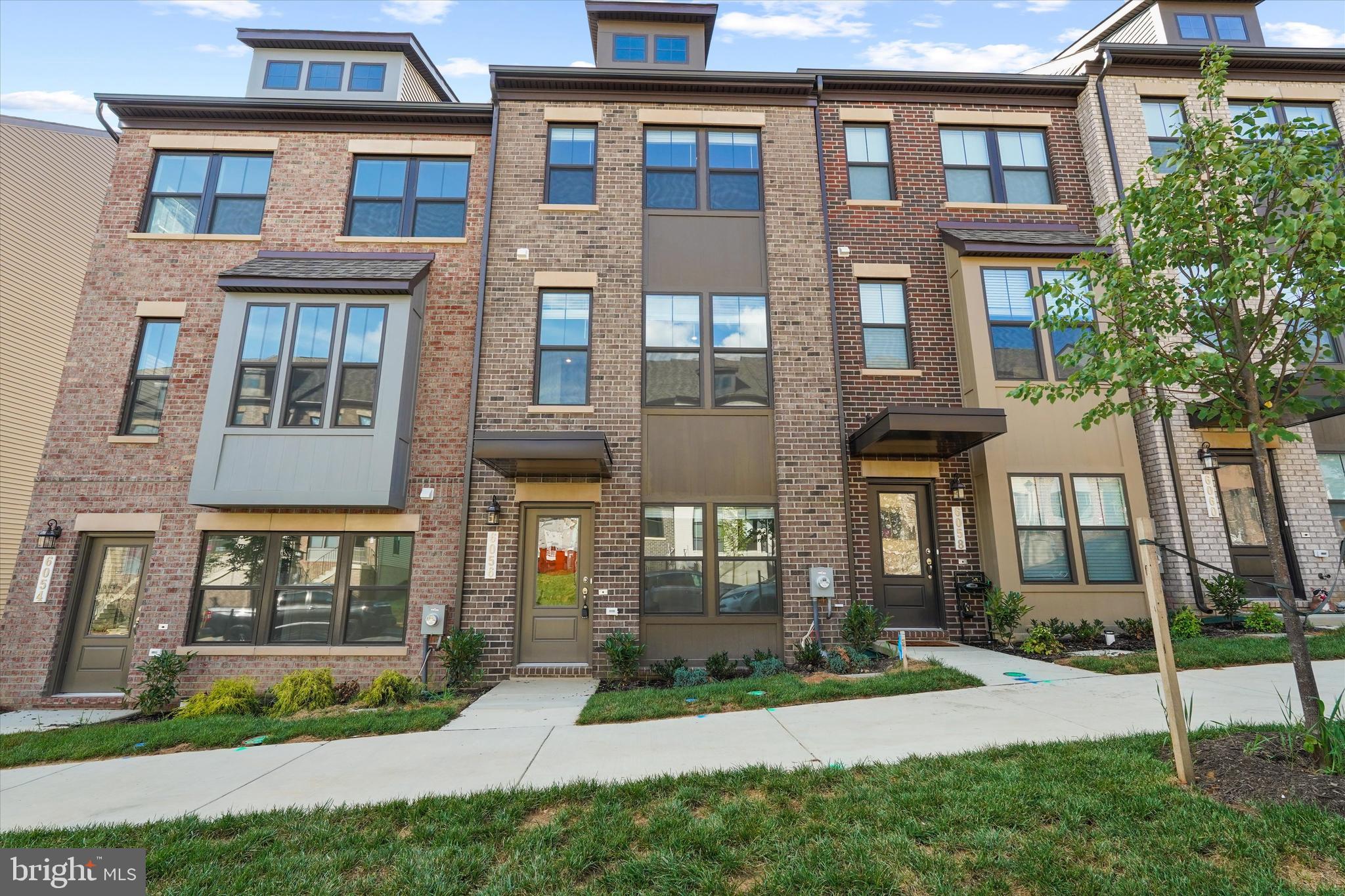 GATEWAY WEST - Residential Lease