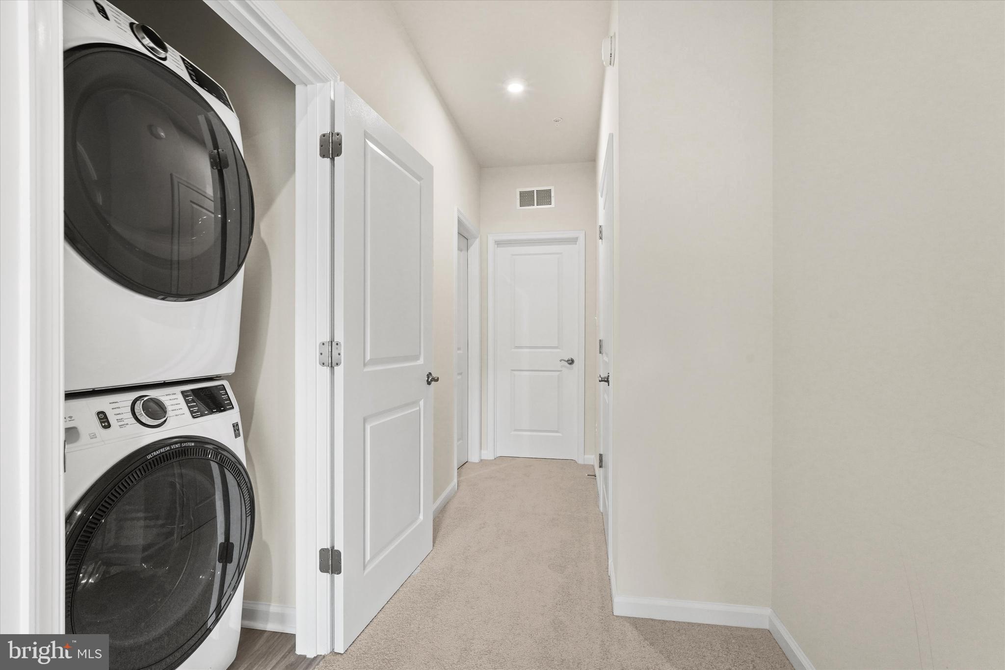 GATEWAY WEST - Residential Lease