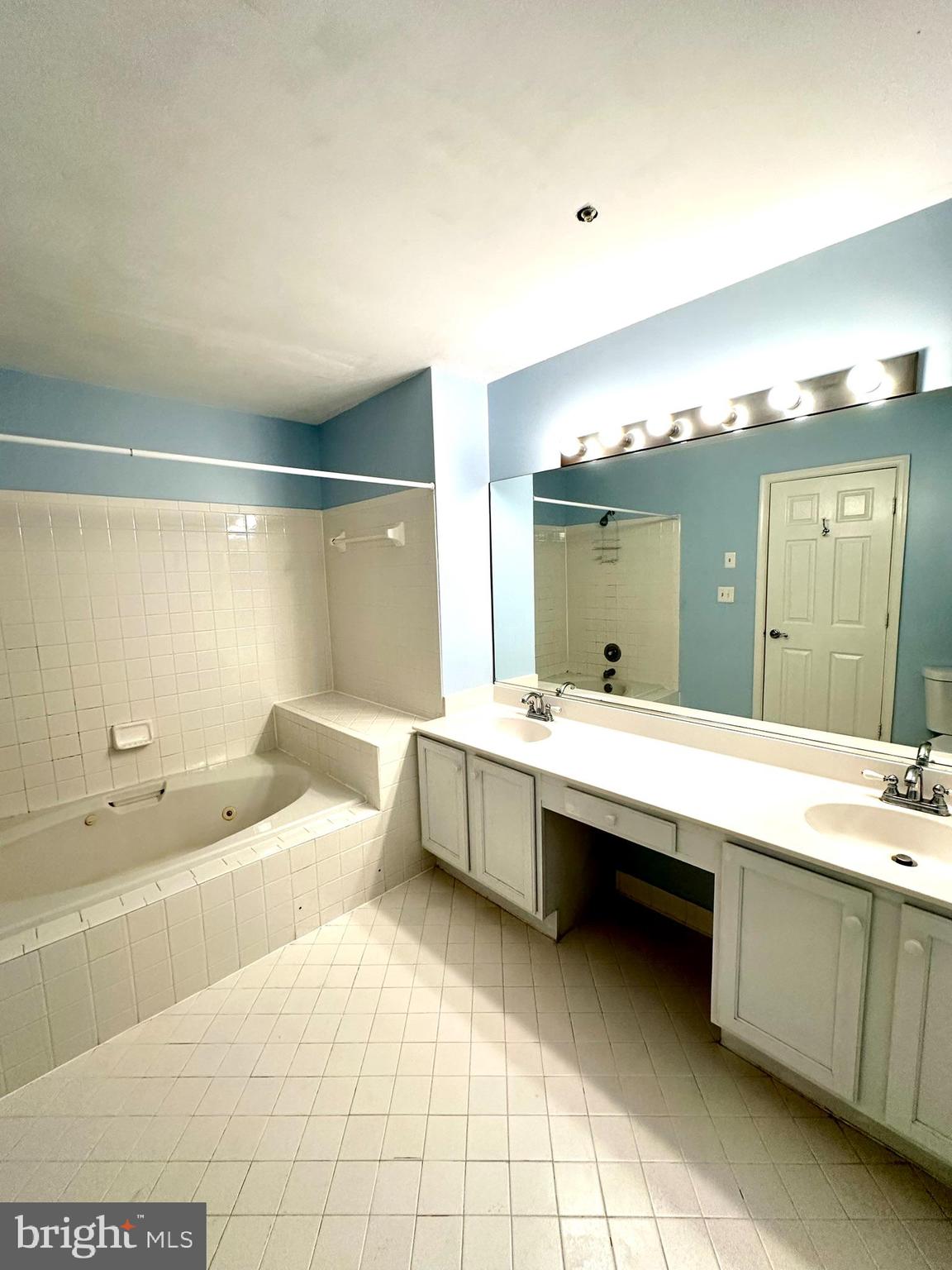 KENTLANDS RIDGE - Residential