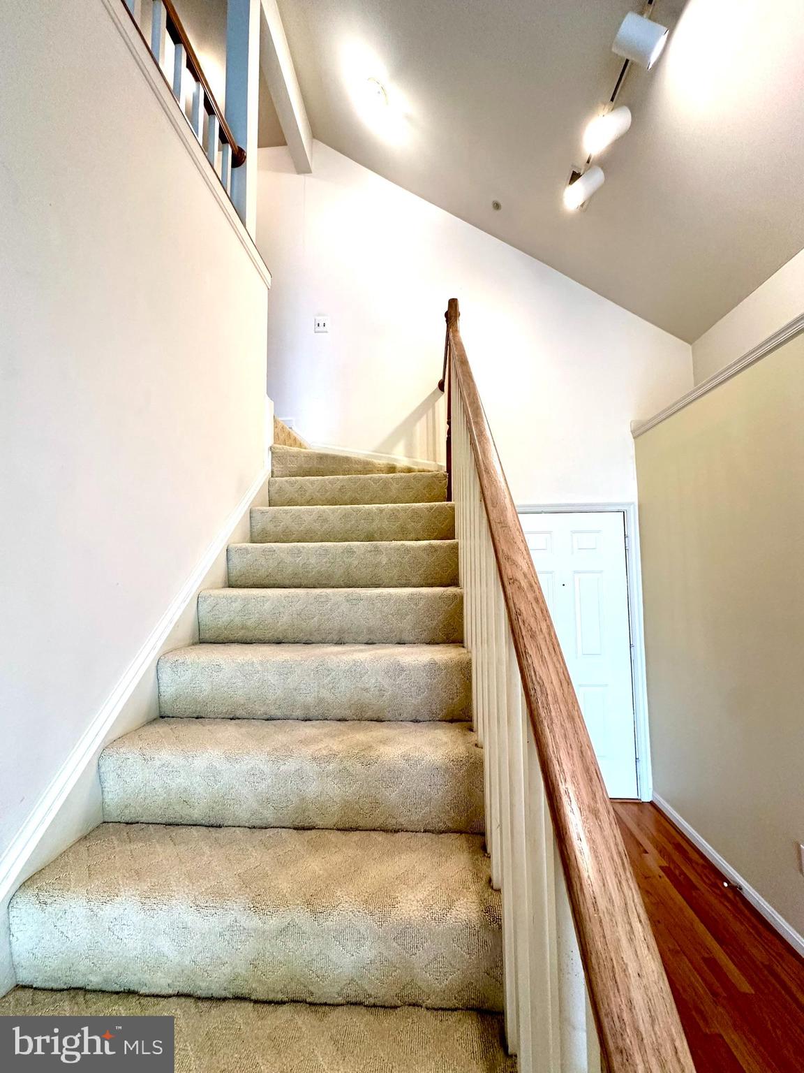 KENTLANDS RIDGE - Residential