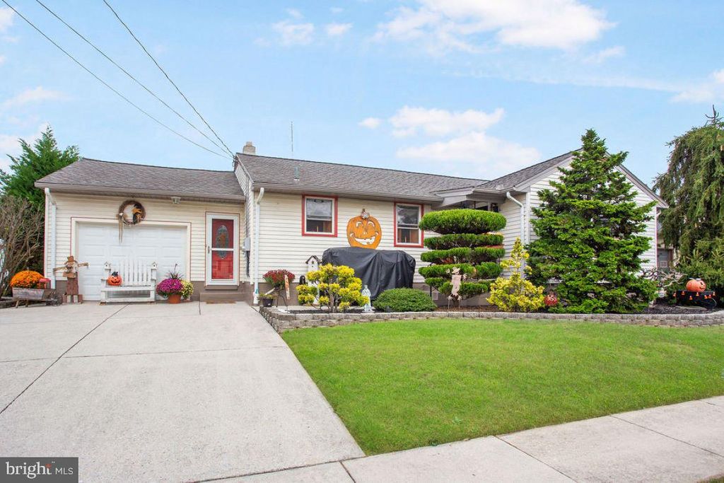 Photo of 408 Wirt Avenue, HANOVER, PA 17331 (MLS # PAYK2092328)