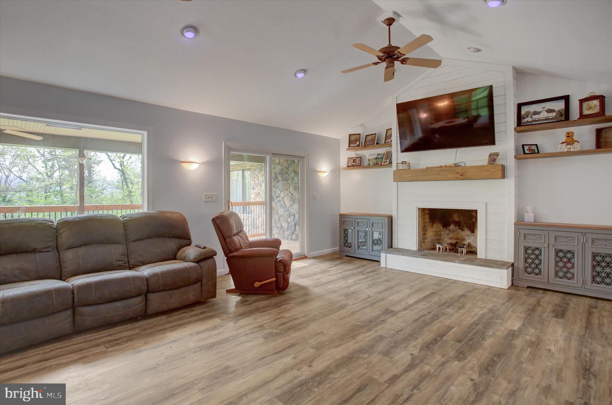 BRIARY RIDGE - Residential