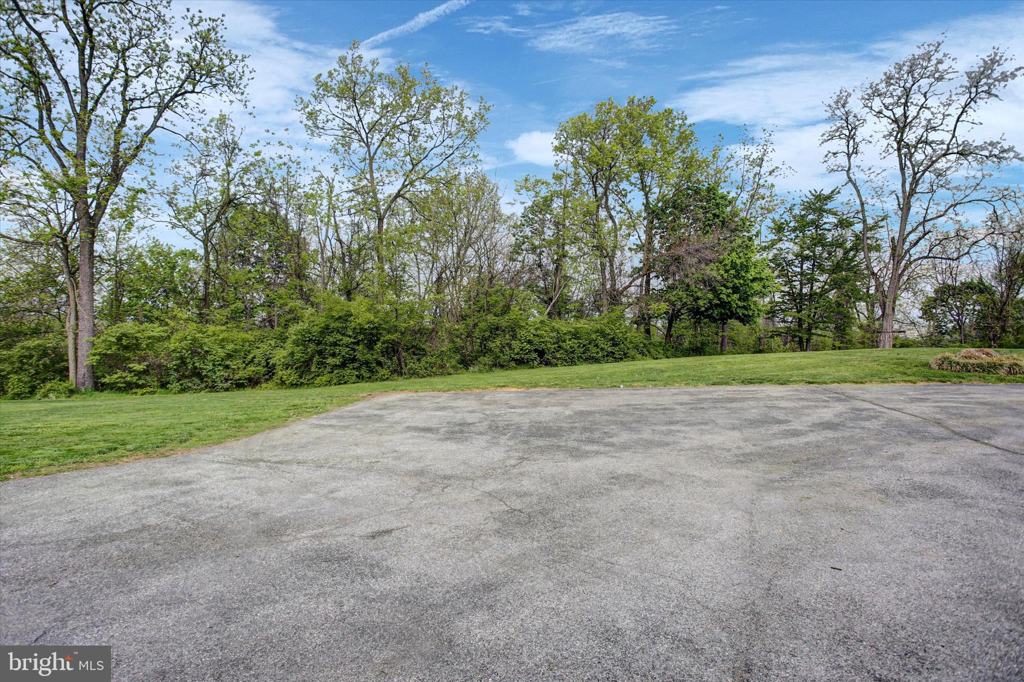 BRIARY RIDGE - Residential