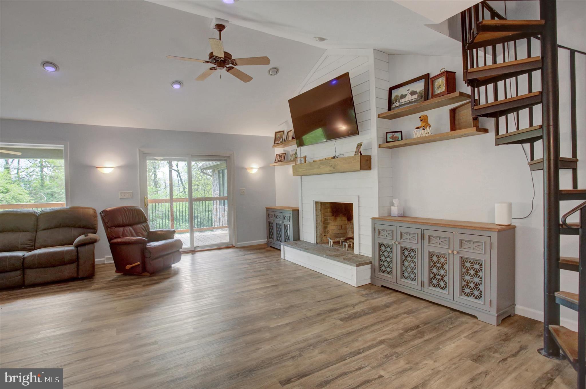 BRIARY RIDGE - Residential