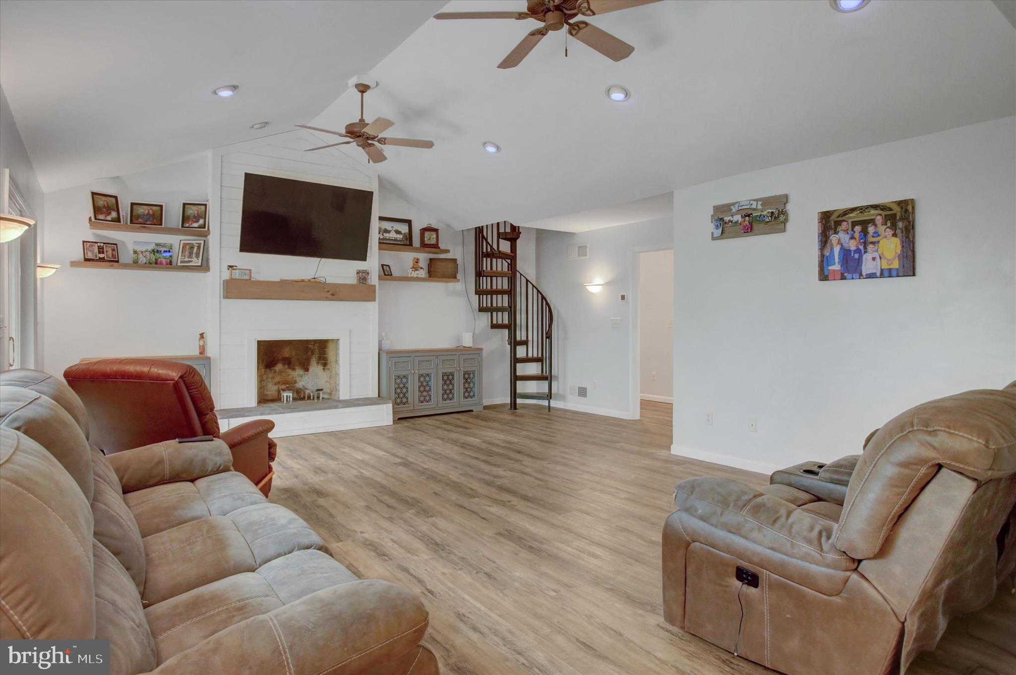 BRIARY RIDGE - Residential