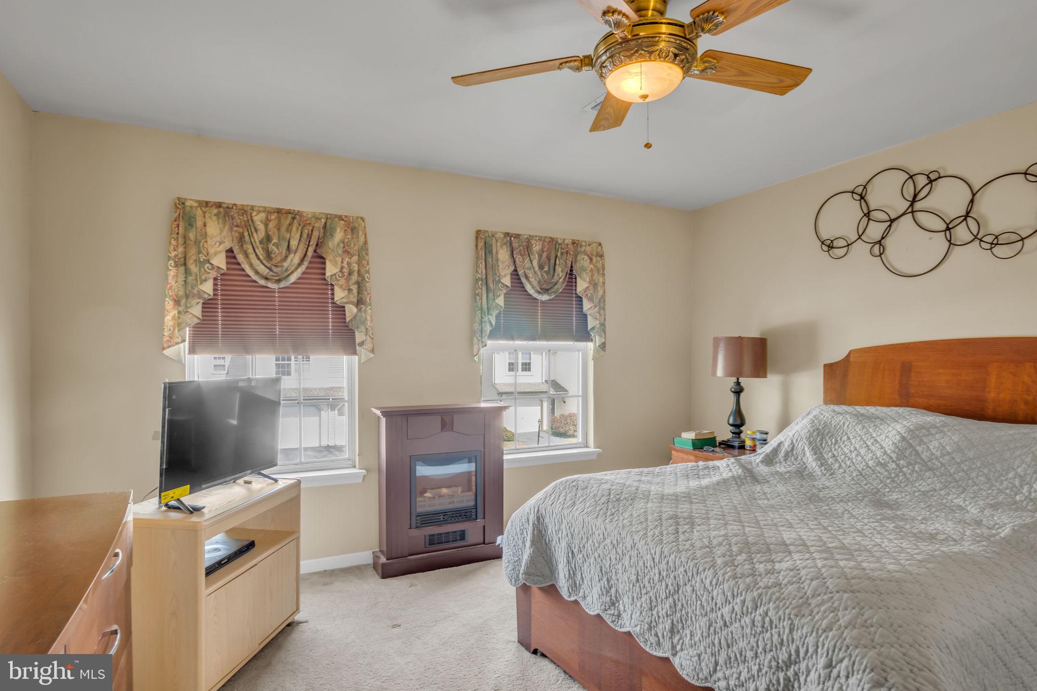 NORTHWOODS CROSSING - Residential