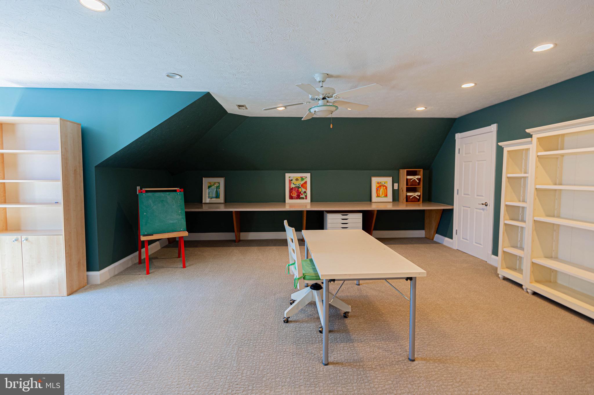 SHELTON POINTE - Residential