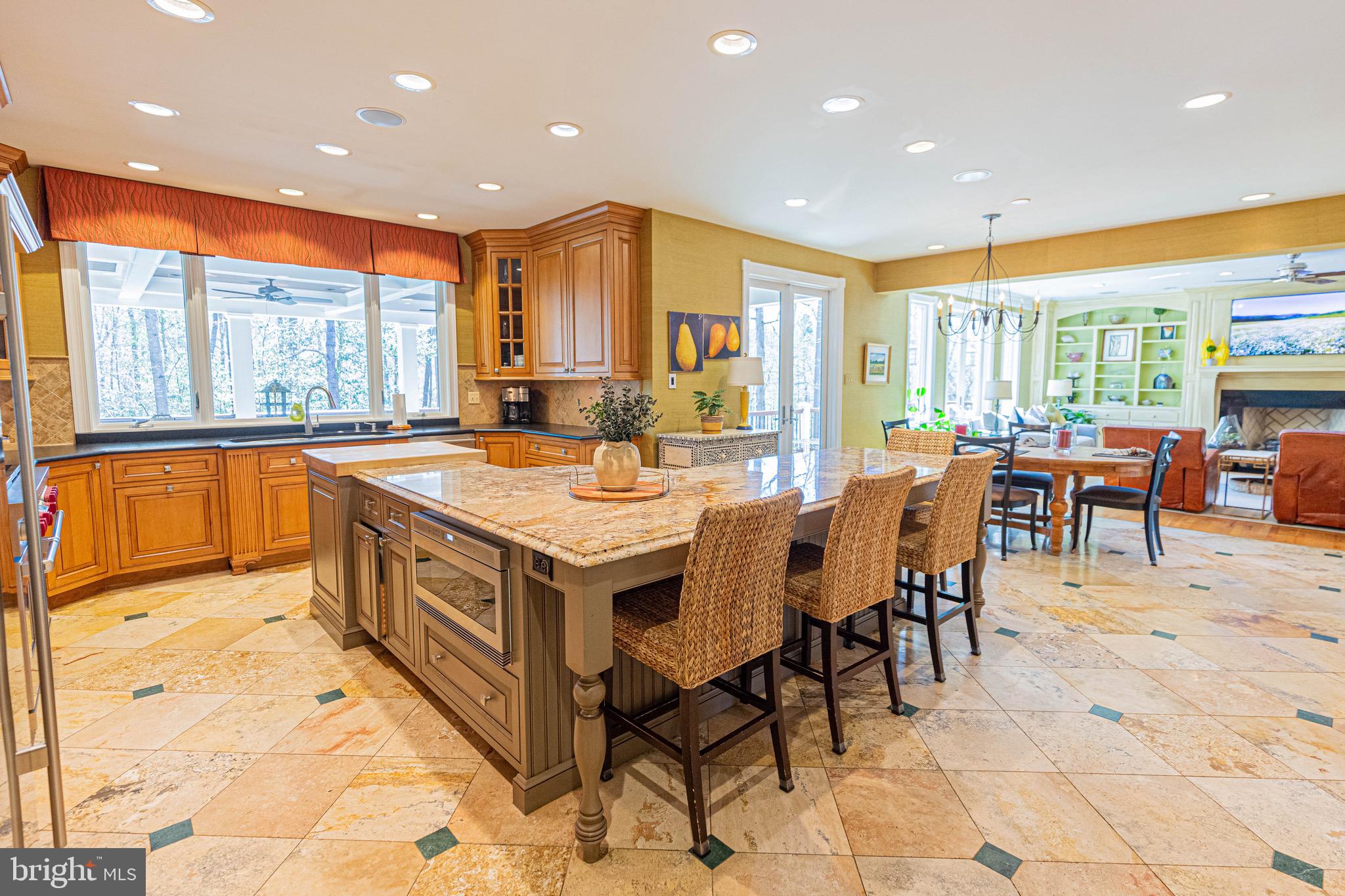 SHELTON POINTE - Residential