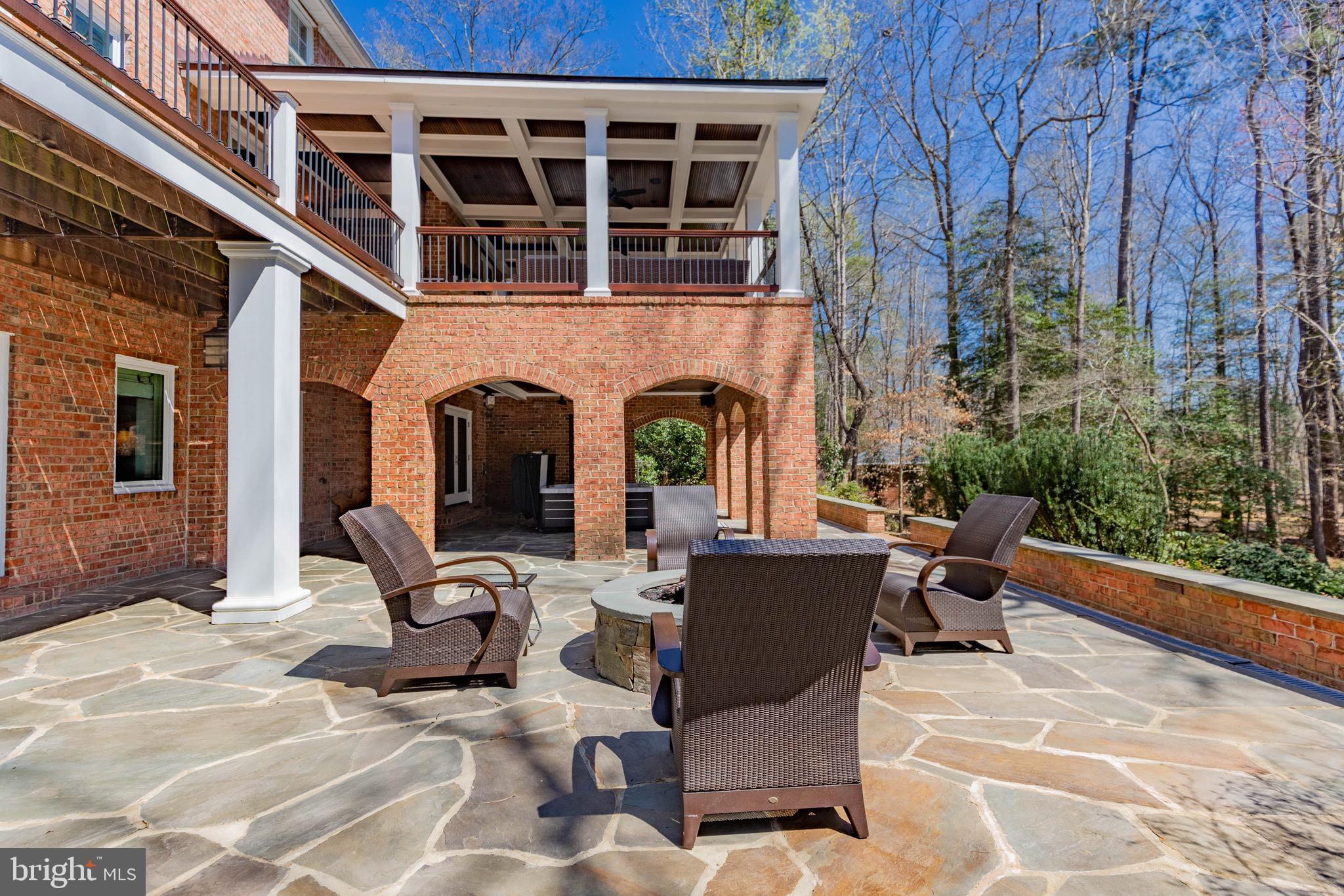 SHELTON POINTE - Residential