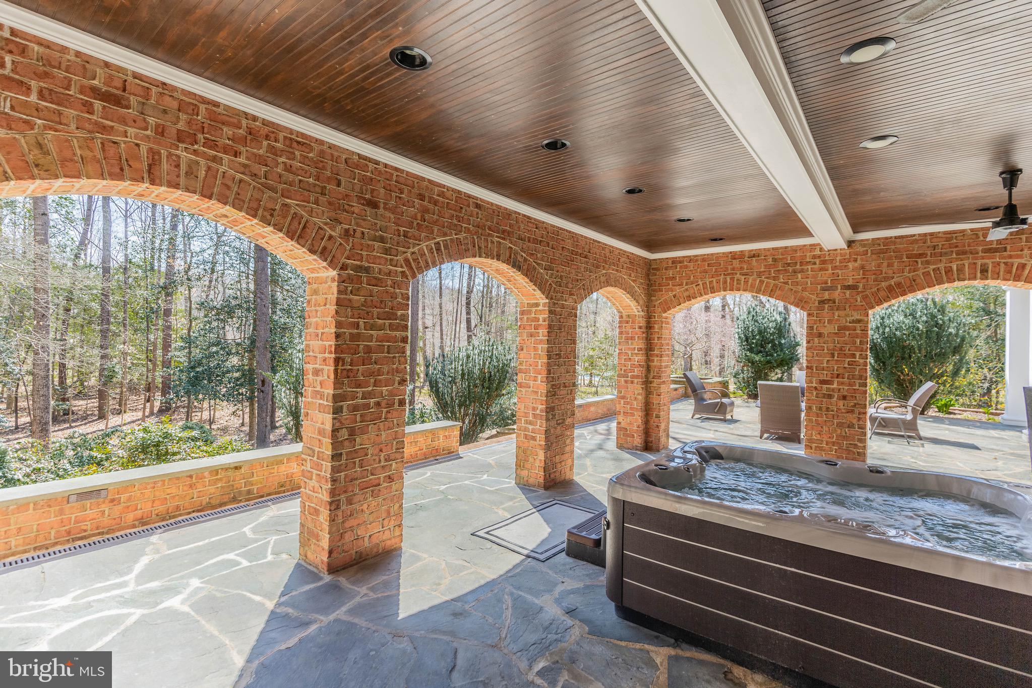 SHELTON POINTE - Residential