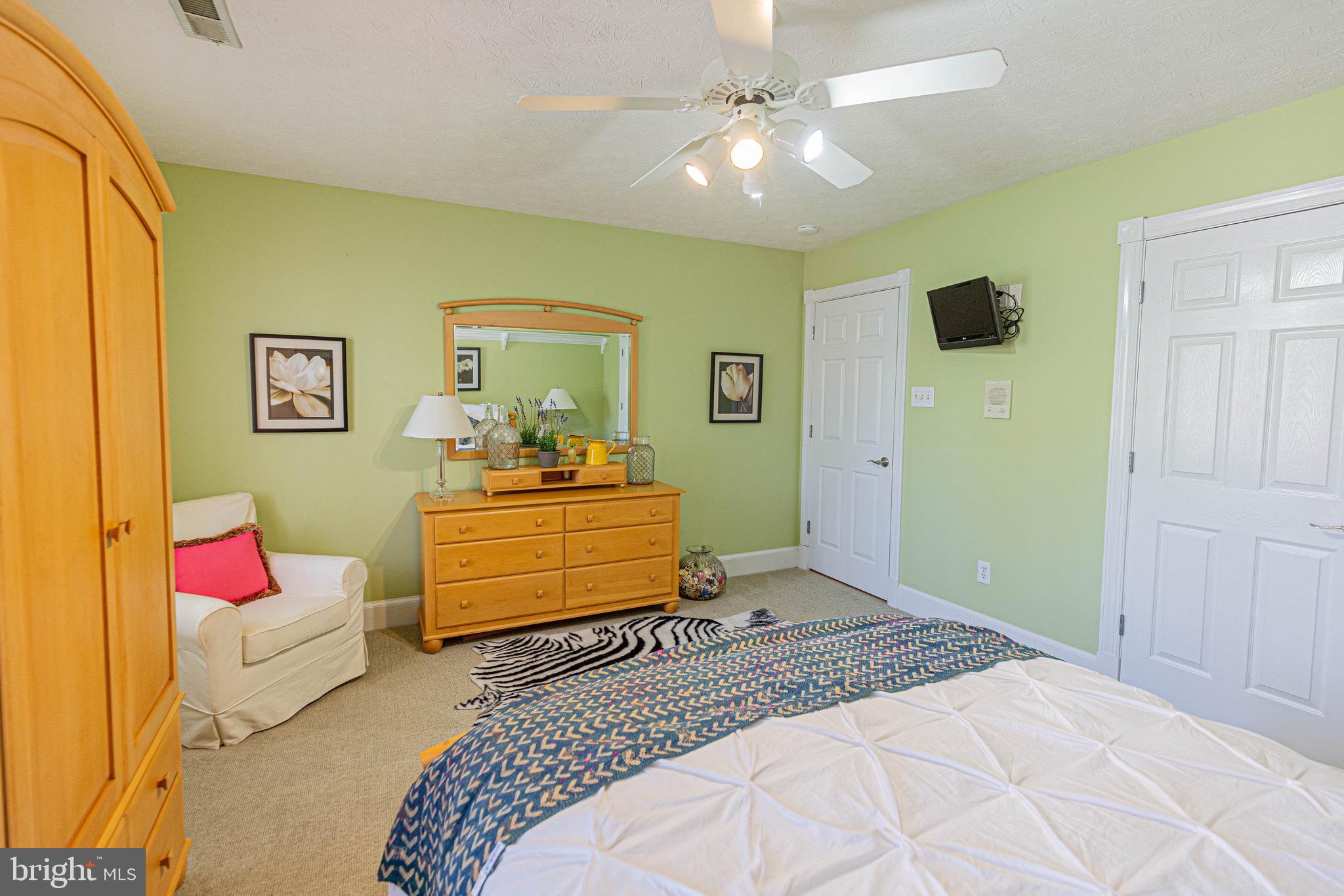 SHELTON POINTE - Residential