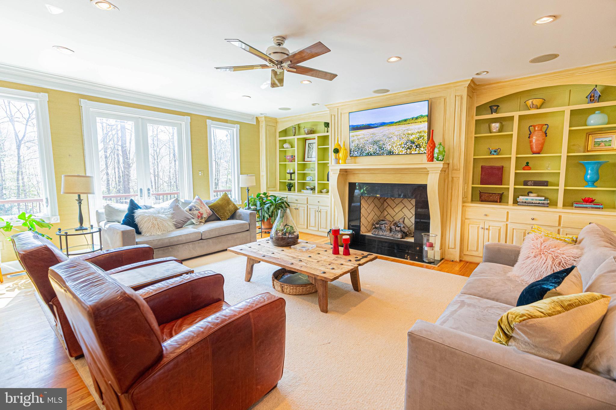 SHELTON POINTE - Residential