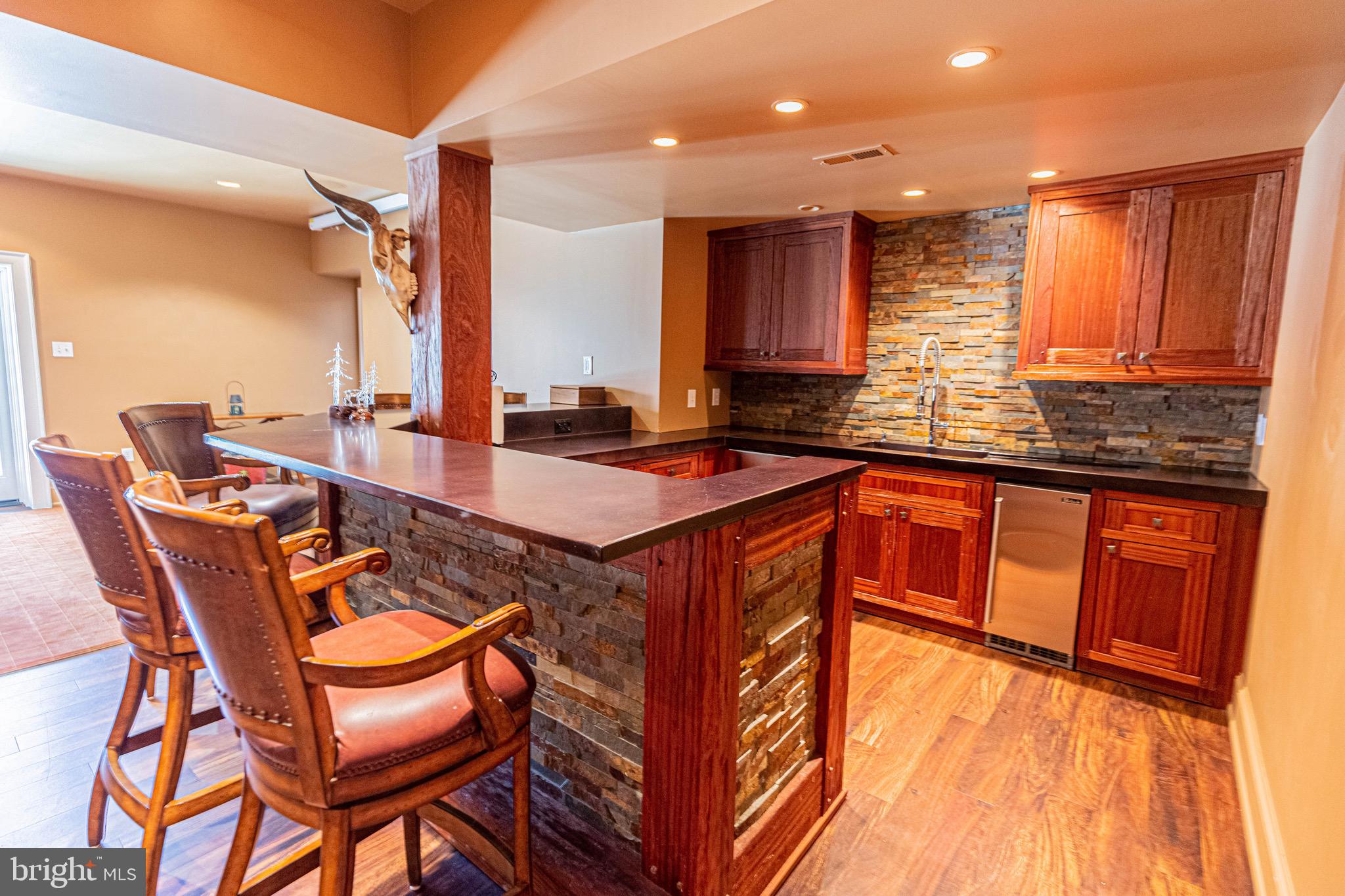 SHELTON POINTE - Residential