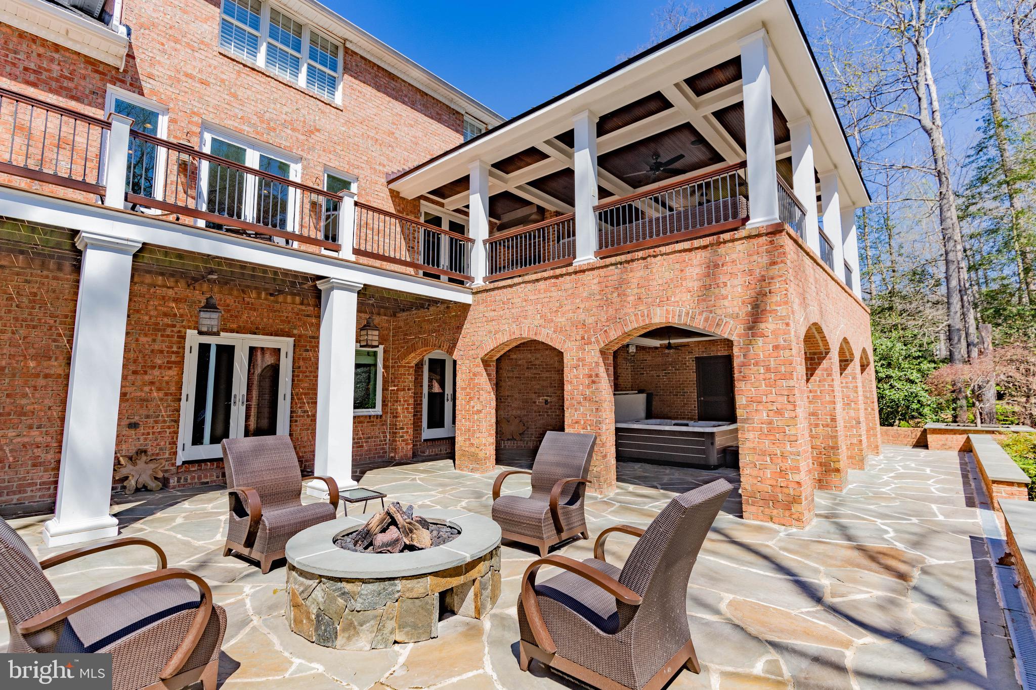 SHELTON POINTE - Residential