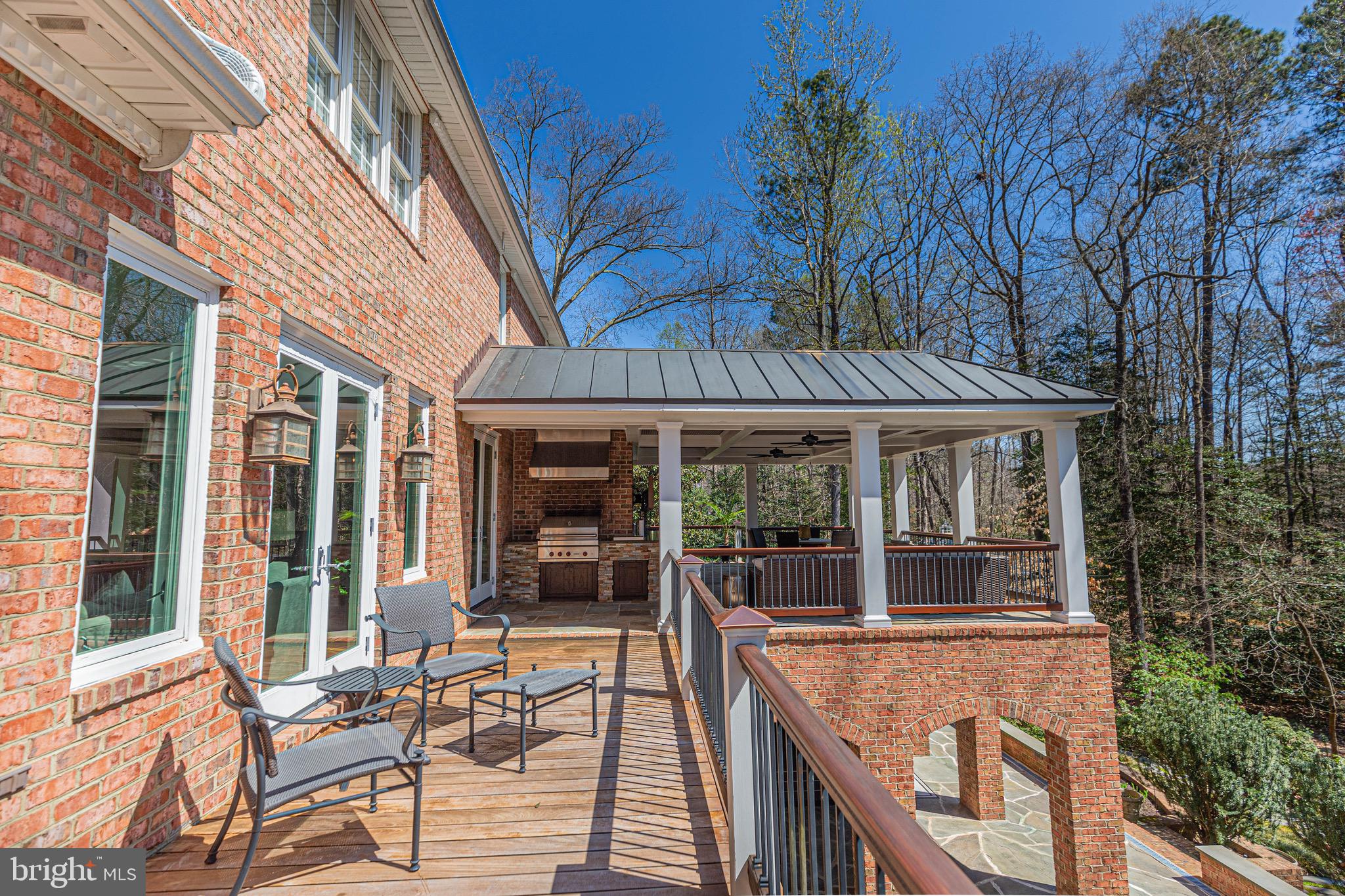 SHELTON POINTE - Residential