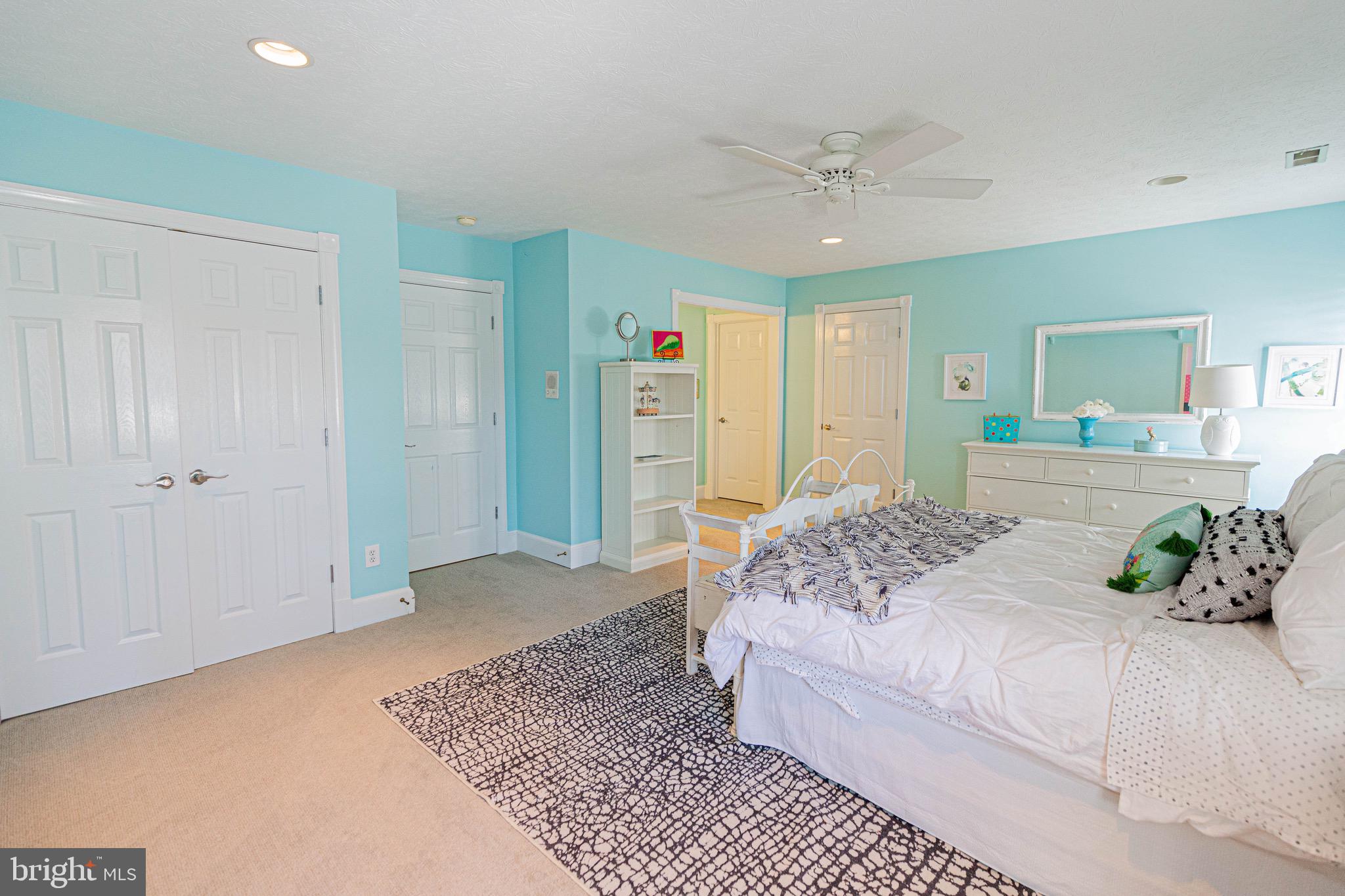 SHELTON POINTE - Residential