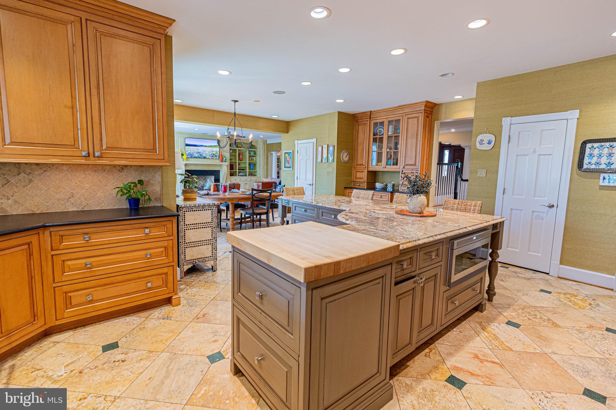 SHELTON POINTE - Residential