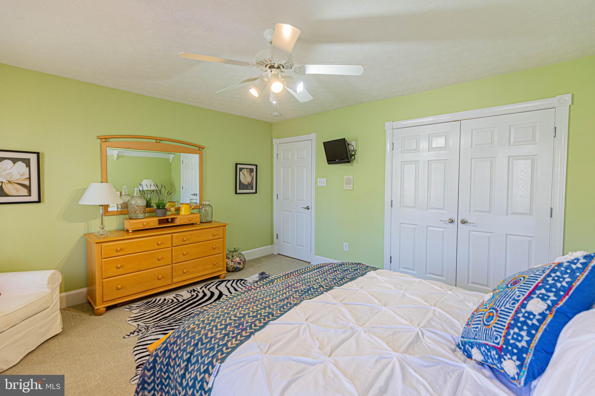 SHELTON POINTE - Residential