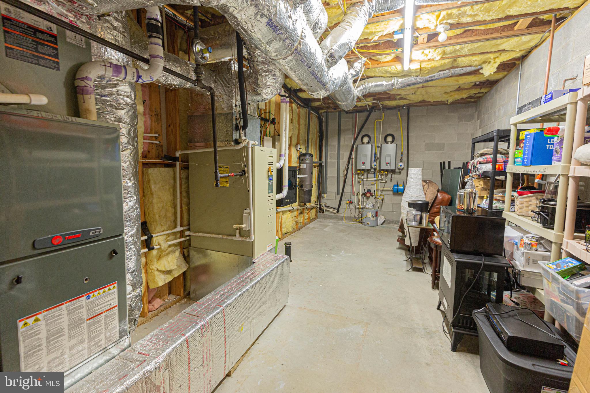 SHELTON POINTE - Residential