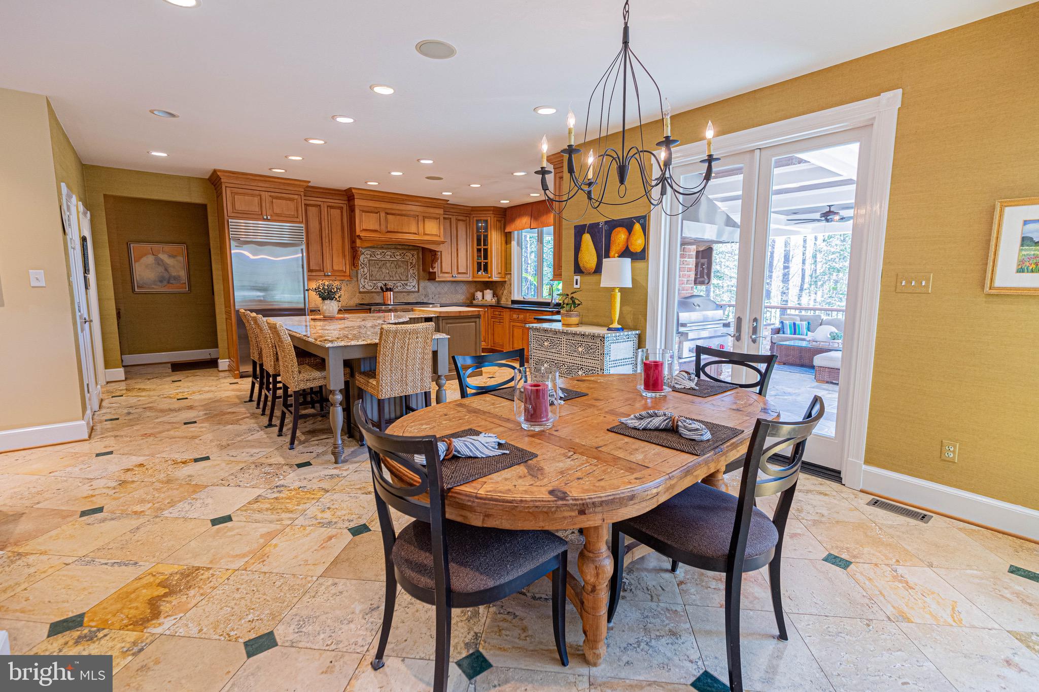 SHELTON POINTE - Residential