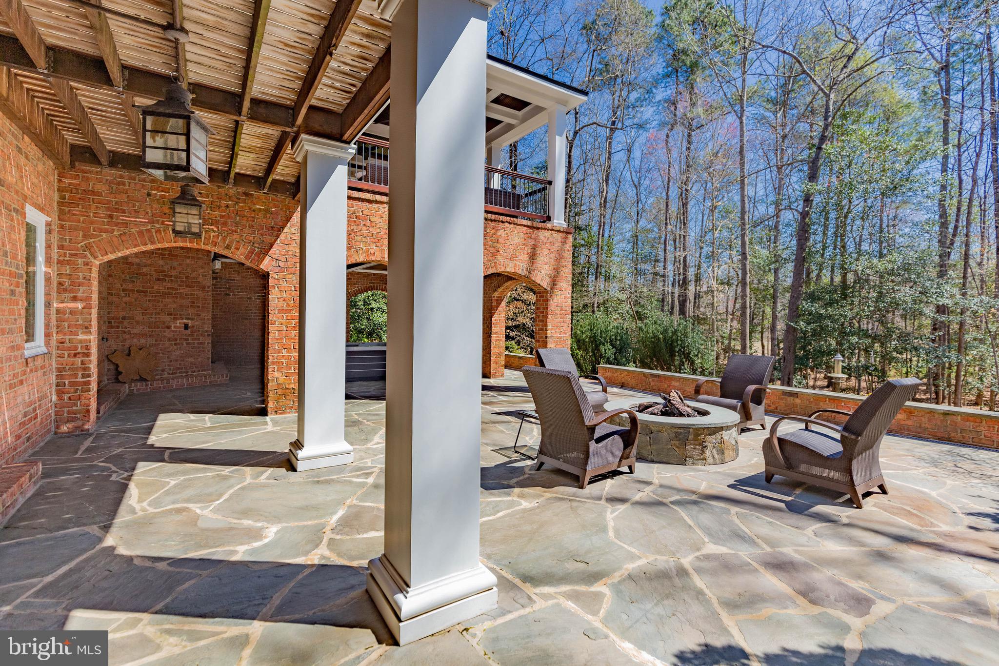 SHELTON POINTE - Residential