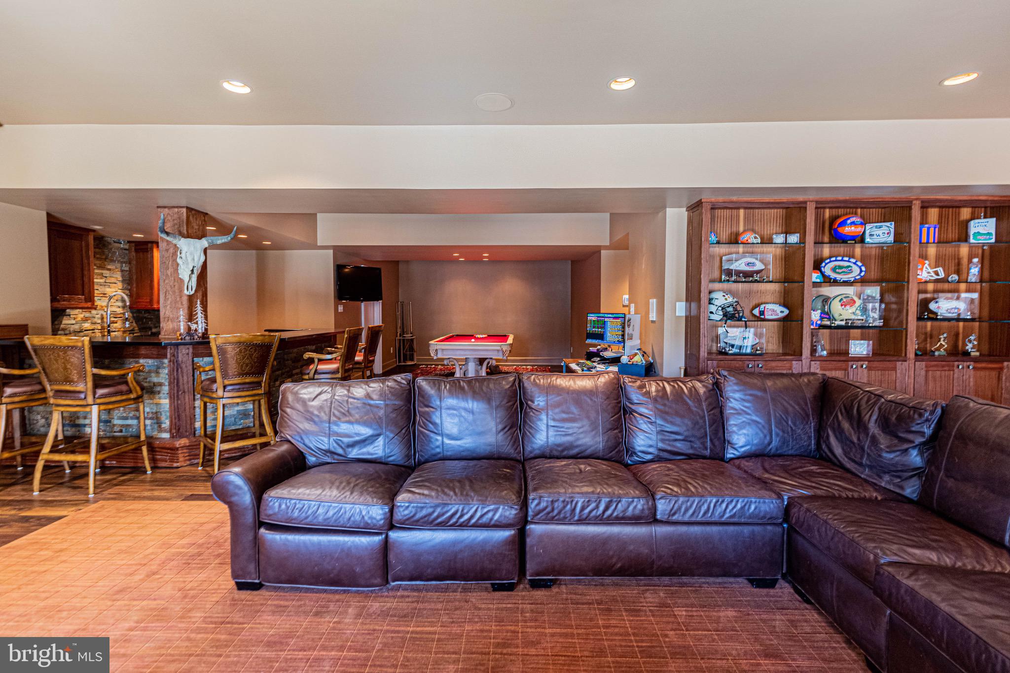 SHELTON POINTE - Residential