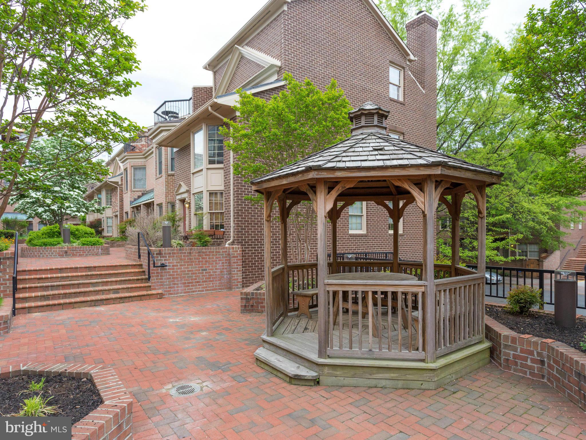 BALLSTON TOWNE WEST - Residential