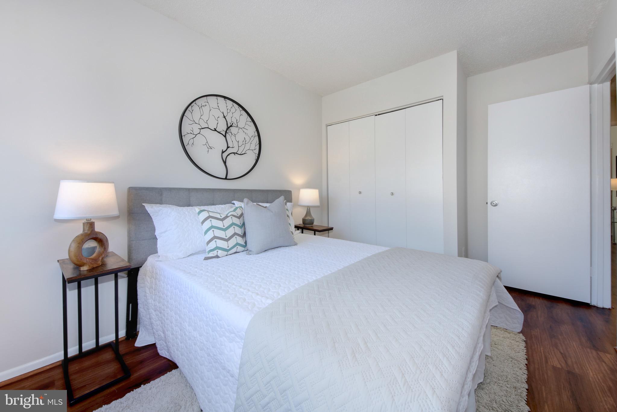 RESTON - Residential