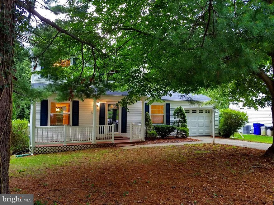 Convenient Columbia Colonial on n nice cul-de-sac. Beautiful new paint, flooring, kitchen, and bath! The kitchen offers stainless steel appliances and granite counter tops. Beautiful landscape with front porch and rear deck. The outside offers. The lower level offers plenty of storage. Super convenient location near shopping, dining, and highways. This is a Fannie Mae HomePath Property