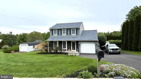 Photo of 114 Arianna Lane, COATESVILLE, PA 19320 (MLS # PACT2125336)