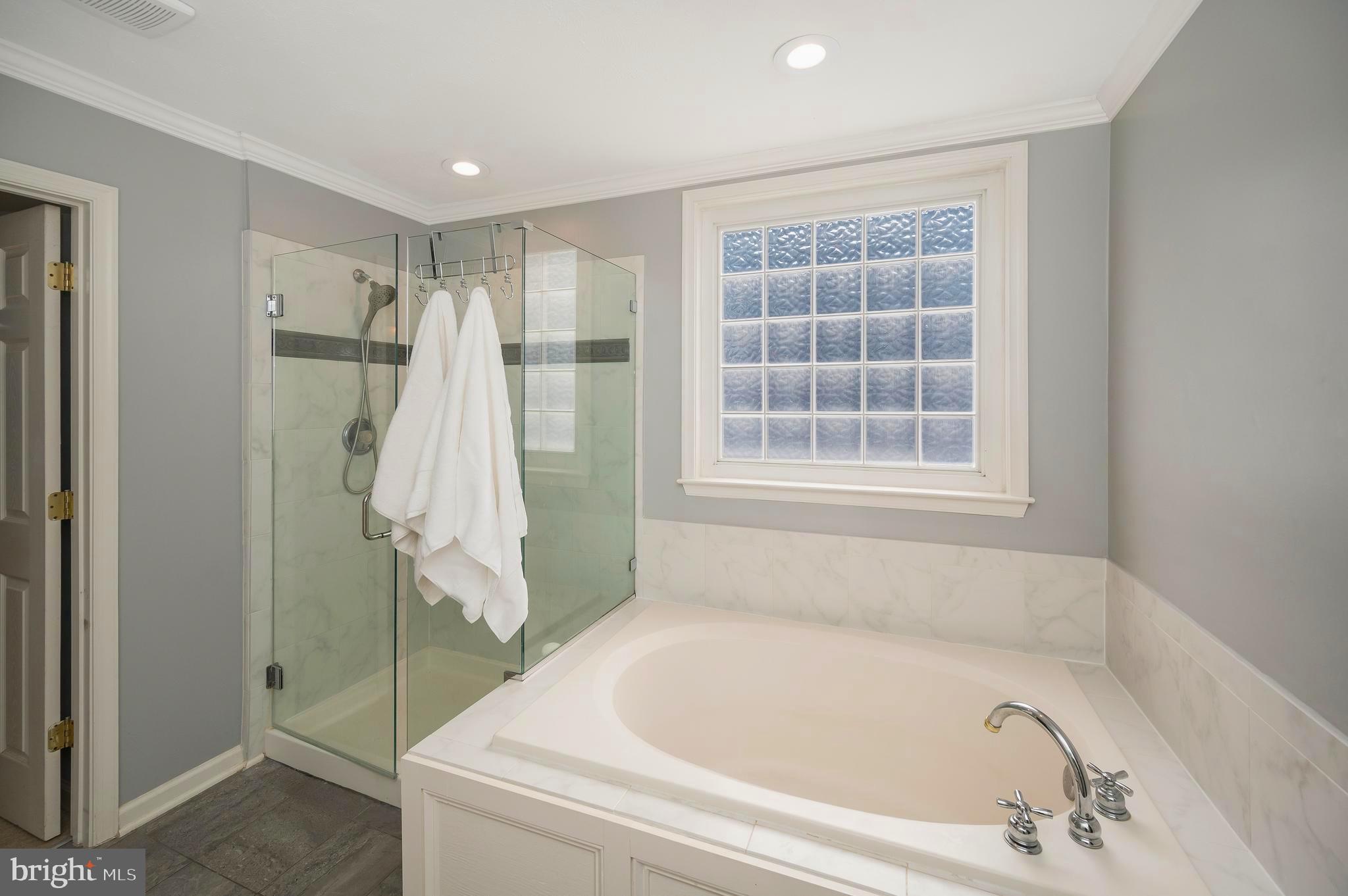 TA WOODS RUN - Residential