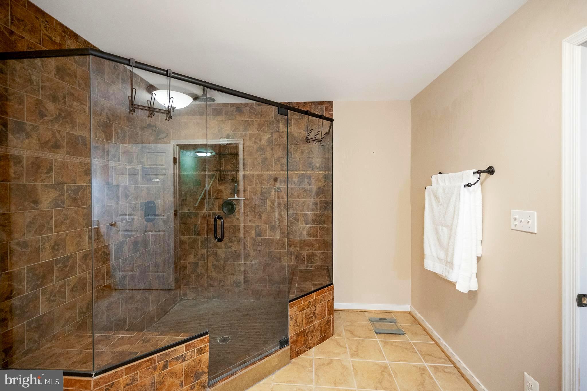 TA WOODS RUN - Residential