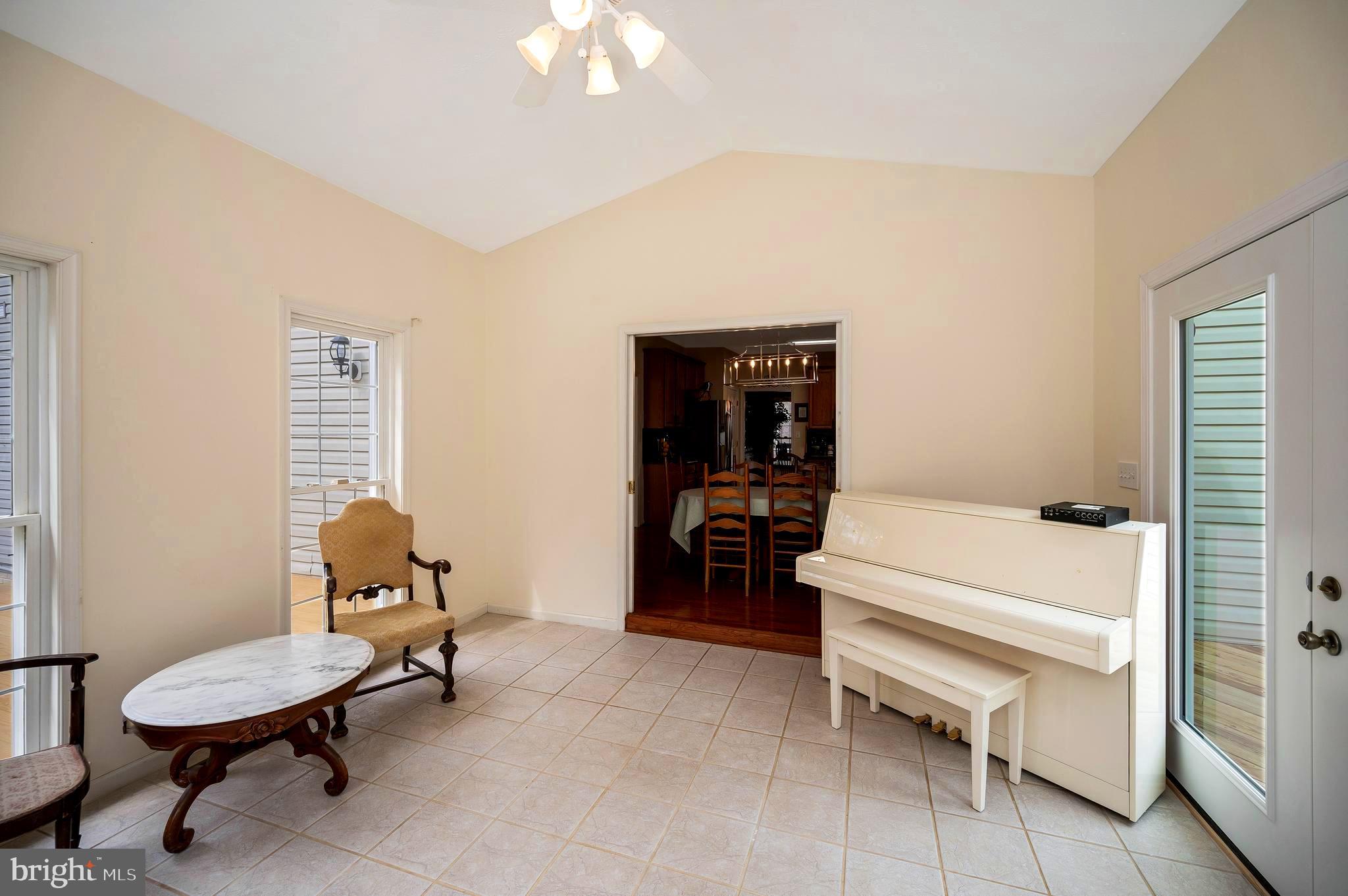 TA WOODS RUN - Residential