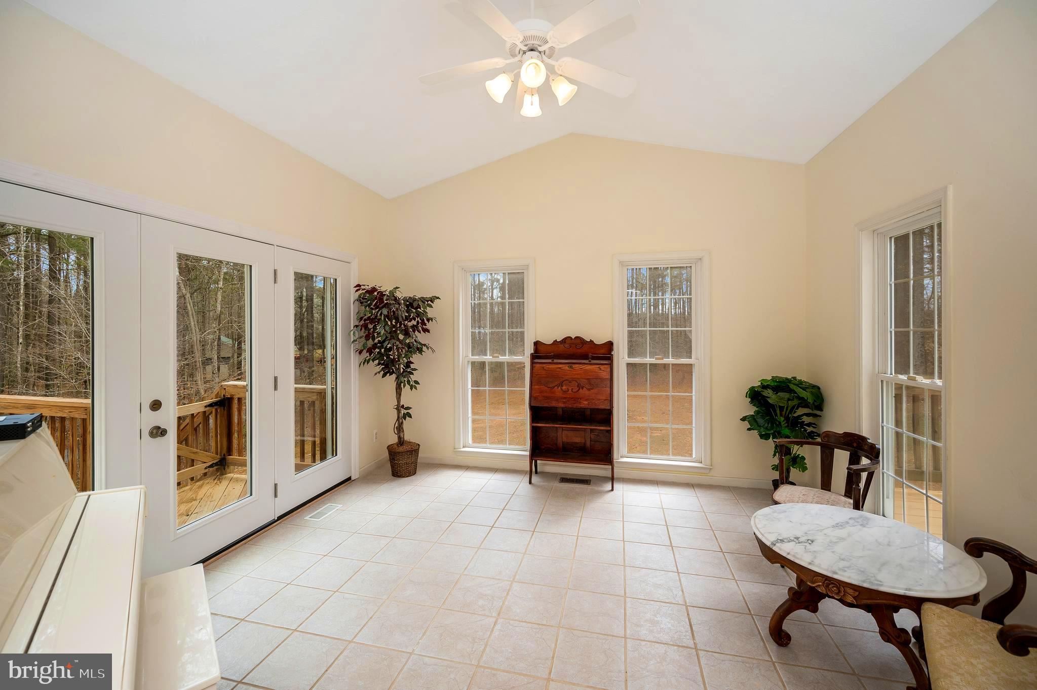 TA WOODS RUN - Residential