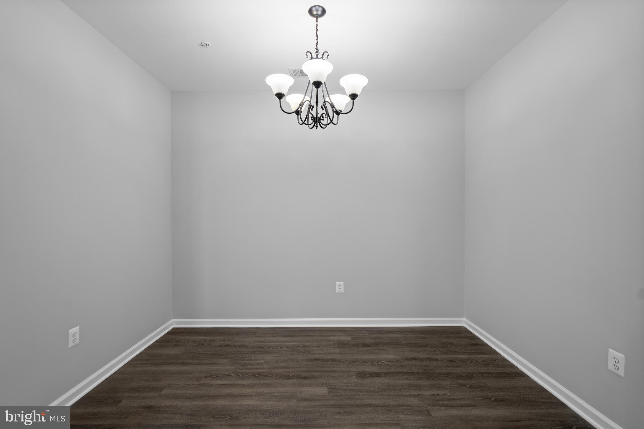 SAVOY AT RESTON TOWN CENTER - Residential